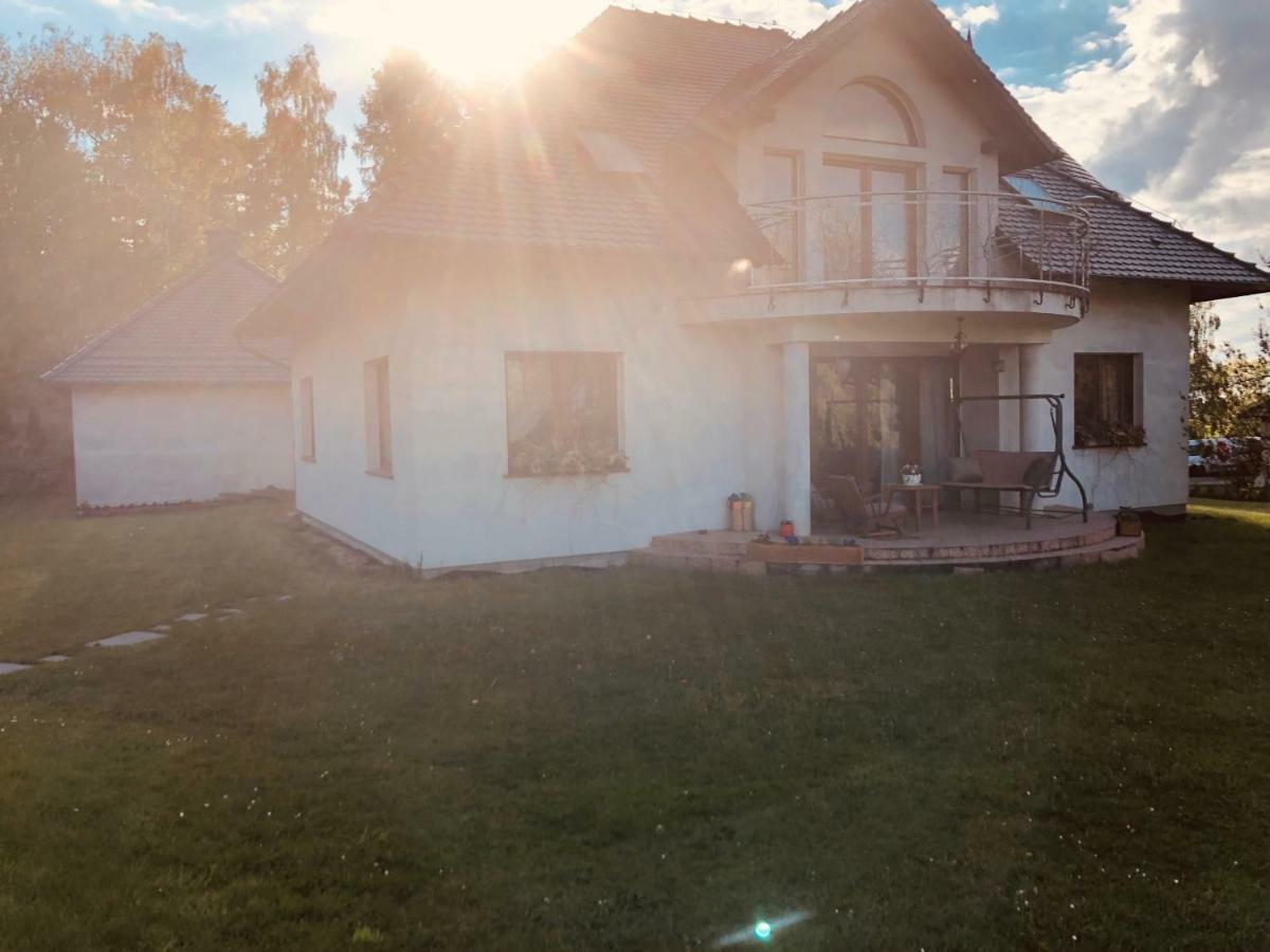 Nibylandia Dom Pod Lasem Nowa Wies Grodziska Экстерьер фото